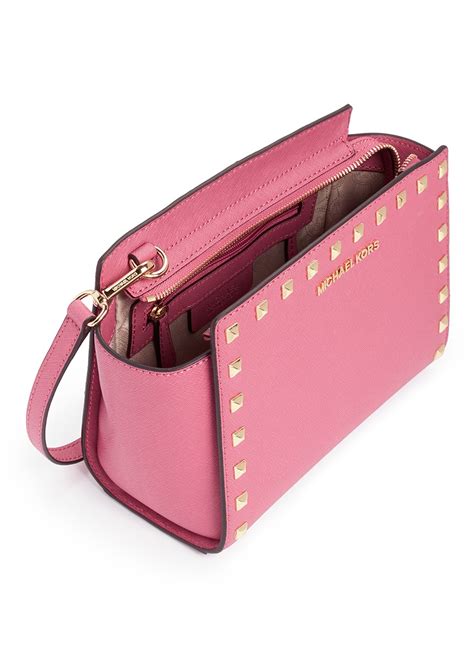 Michael Kors Selma Stud Medium Messenger in Pale Pink